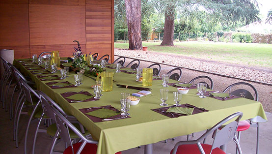 Repas servi en terrasse